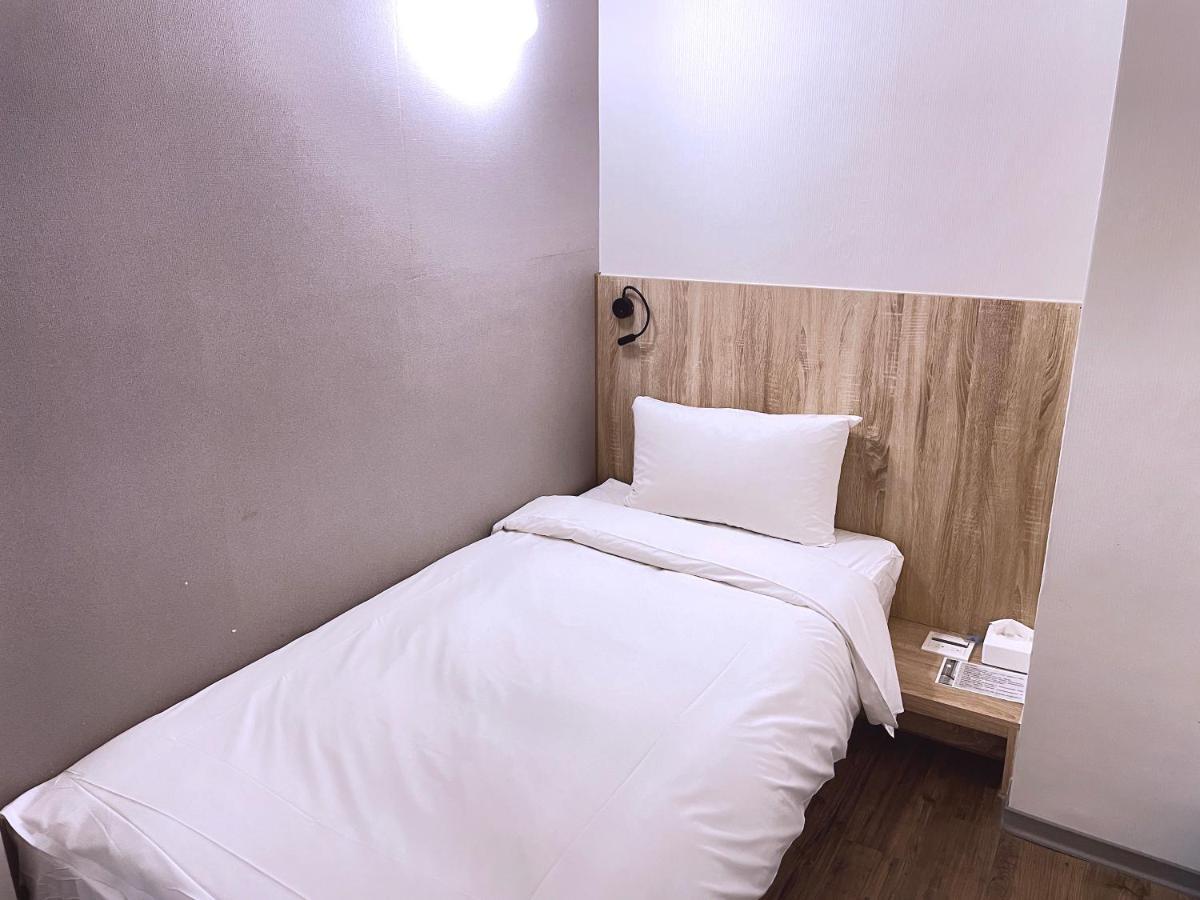 Single Inn-Kaohsiung Station Eksteriør bilde