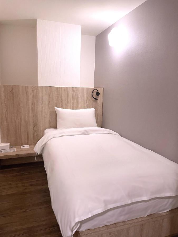 Single Inn-Kaohsiung Station Eksteriør bilde