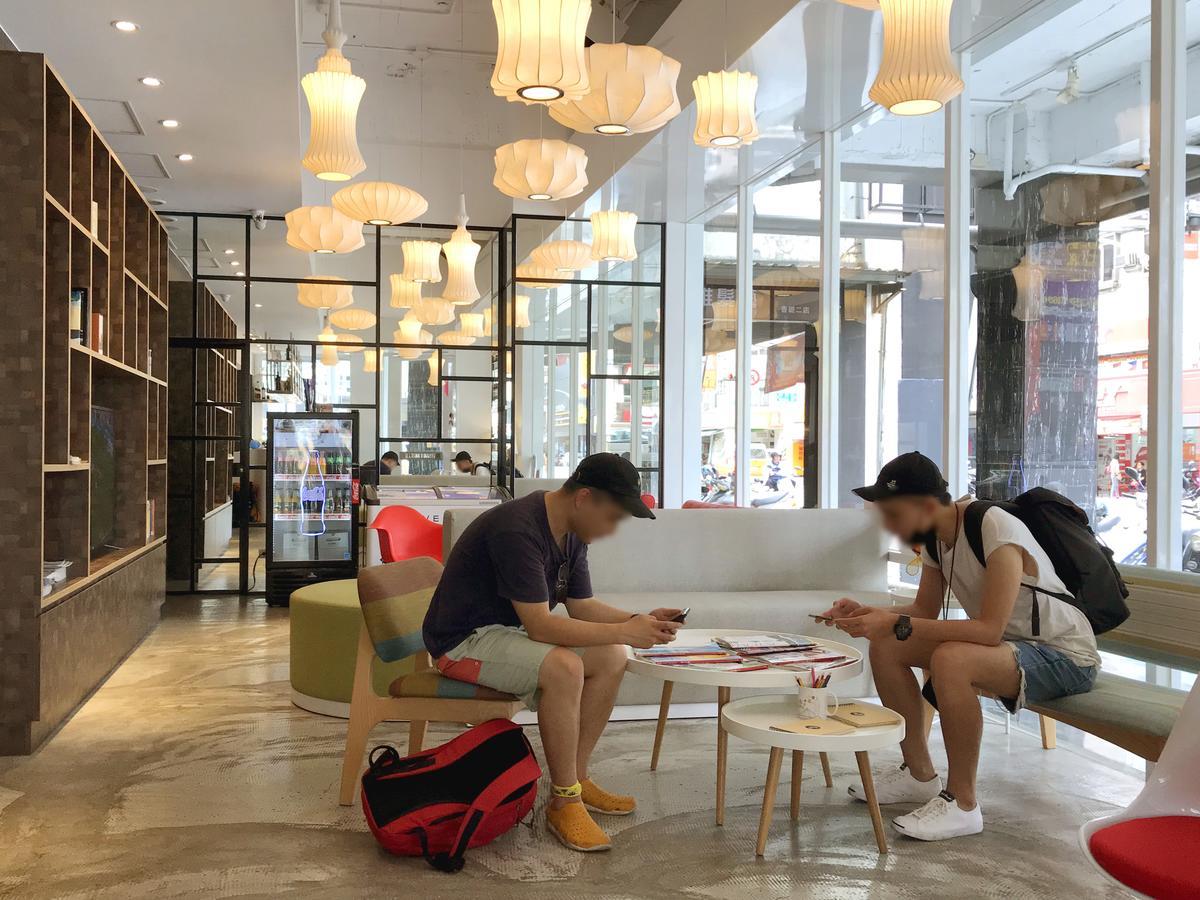 Single Inn-Kaohsiung Station Eksteriør bilde