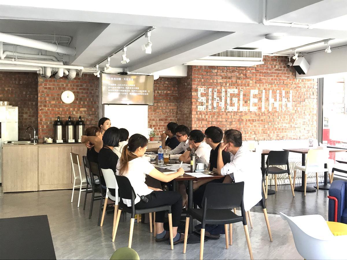 Single Inn-Kaohsiung Station Eksteriør bilde